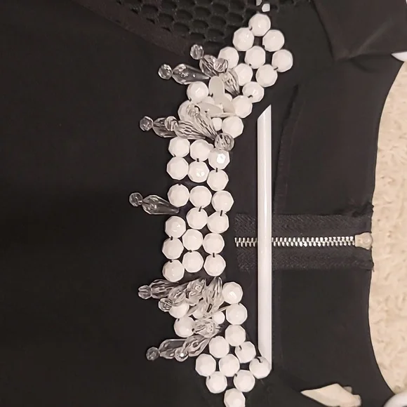 Jeweled crop top - Picture 2 of 3